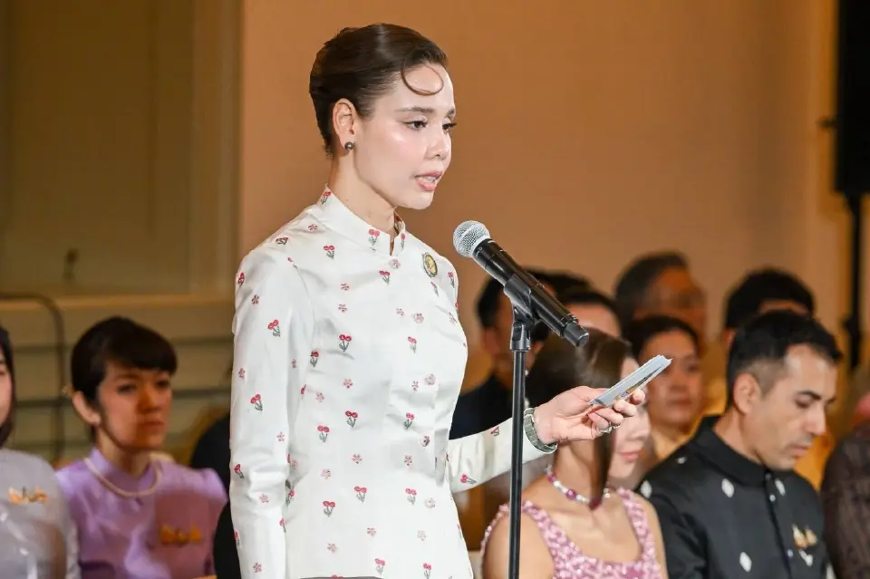 เมื่อชุดไทยพระราชนิยมก้าวขึ้นสู่โตเกียว รันเวย์