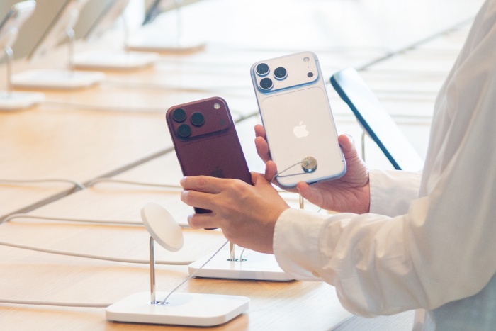 iPhone 18 วันแรก คนแห่ต่อคิว แต่เสียงบ่นราคาเดินนำ