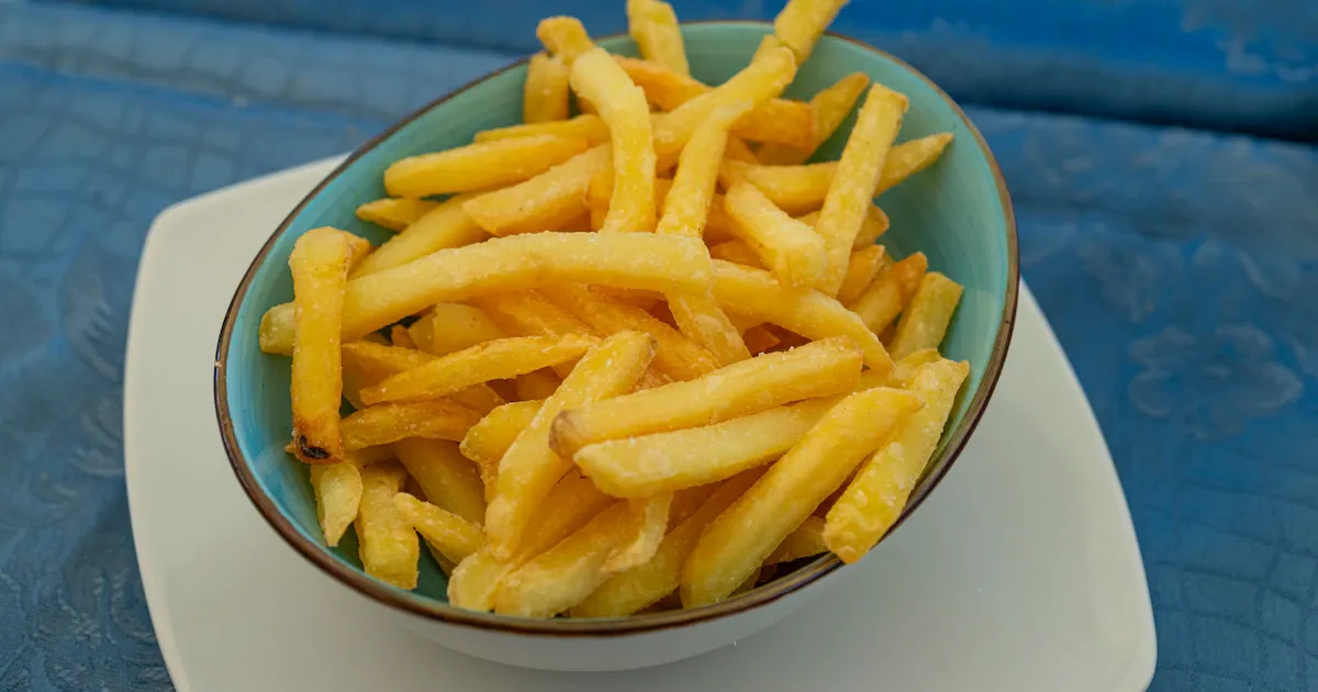 เคล็ดลับมือโปรทำมันฝรั่งกรอบแบบร้านอาหาร ด้วยส่วนผสมลับในครัว