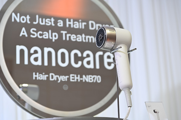 เทคโนโลยี nanoe MOISTURE+ เปลี่ยนไดร์เป่าผมให้เป็นเครื่องดูแลหนังศีรษะ