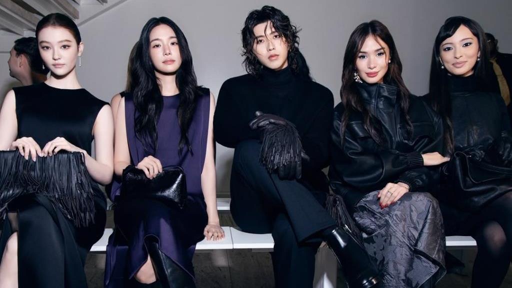 เมื่อมินิมอลออฟฟิศพบเรื่องเล่ามรดกโลกแฟชั่น Autumn Winter