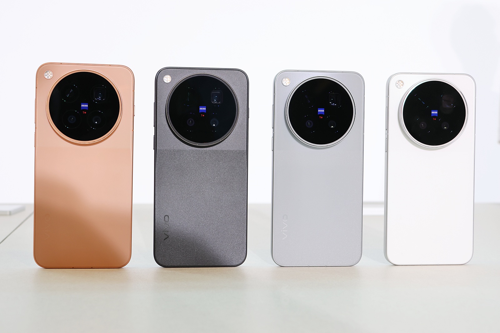 เจาะลึก Vivo X500, X500 Pro และ X500 Pro Max เลือกรุ่นไหนให้คุ้มทั้งกล้องและเกม