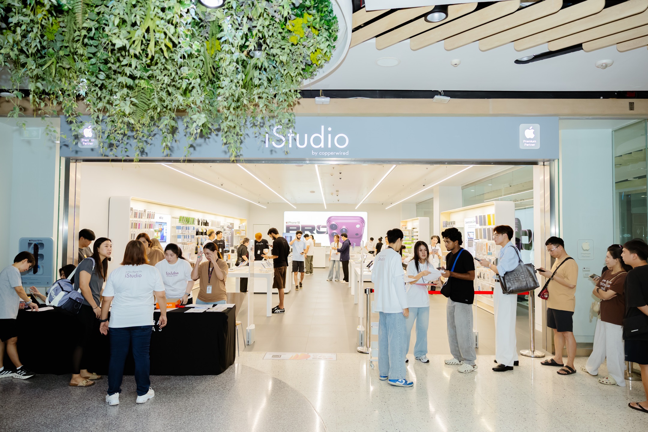 ศึกโปรมือถือ iPhone 18 Pro ค่ายมือถือและห้างแข่งเดือด