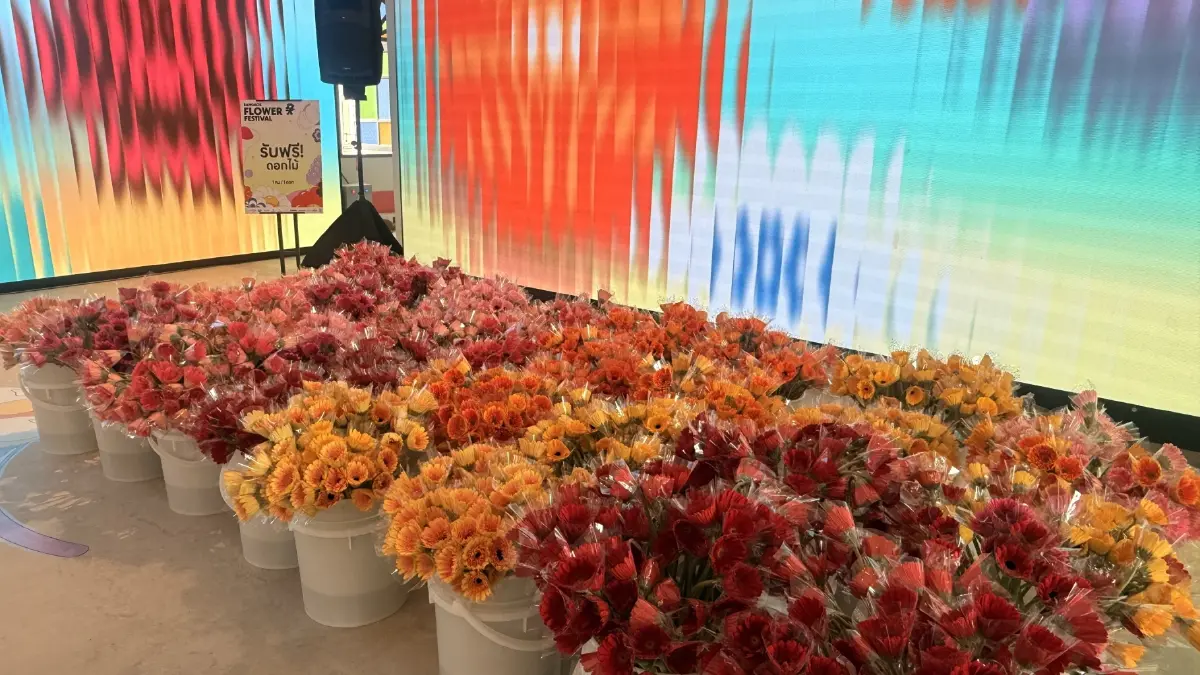 ดอกไม้ศิลปะและอาหาร เทศกาลริมแม่น้ำที่ปลุกปากคลองตลาดให้มีชีวิต