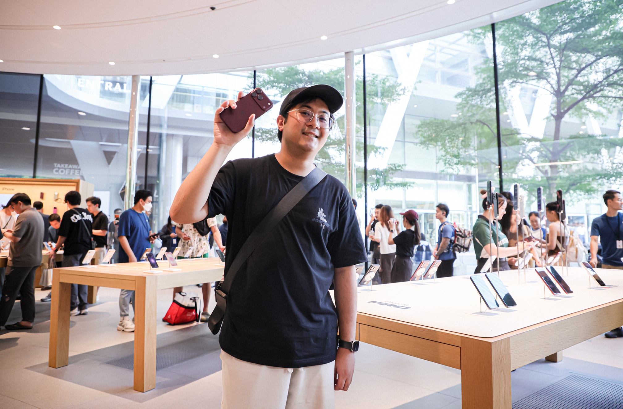 ศึกวันเปิดตัว iPhone 18 Pro ระหว่างค่ายมือถือและค้าปลีก