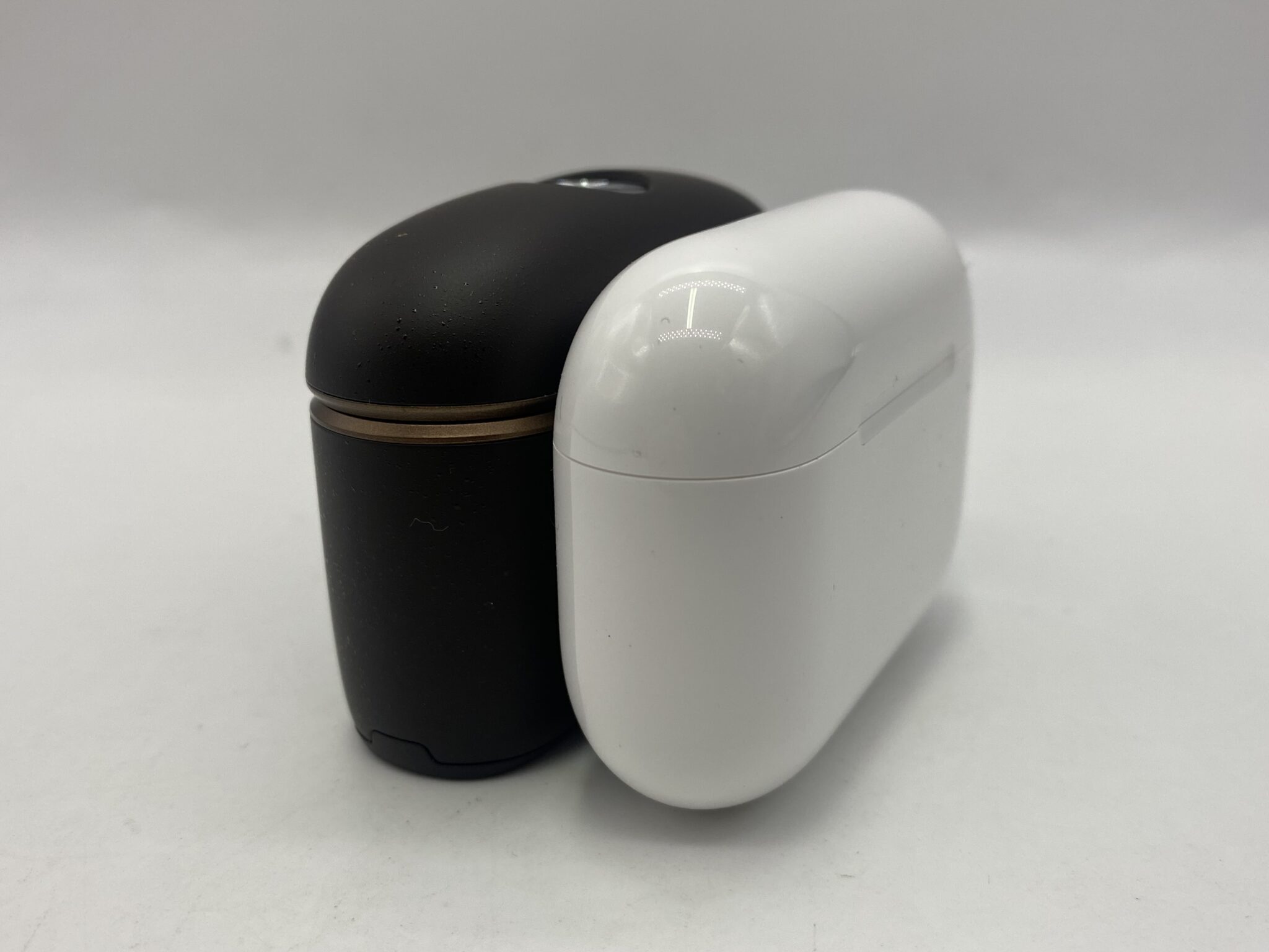 AirPods Pro 3 vs Sennheiser Momentum True Wireless 5 หูฟังตัดเสียง ANC สำหรับสายเดินทาง