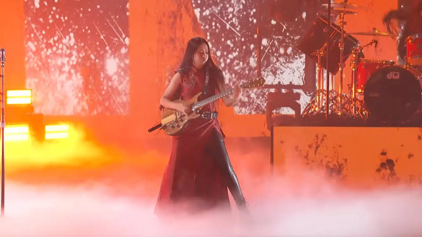 ทำไม Seven Nation Army กลายเป็นเพลงแห่งความไม่ยอมแพ้ของคนตัวเล็กทั้งโลก