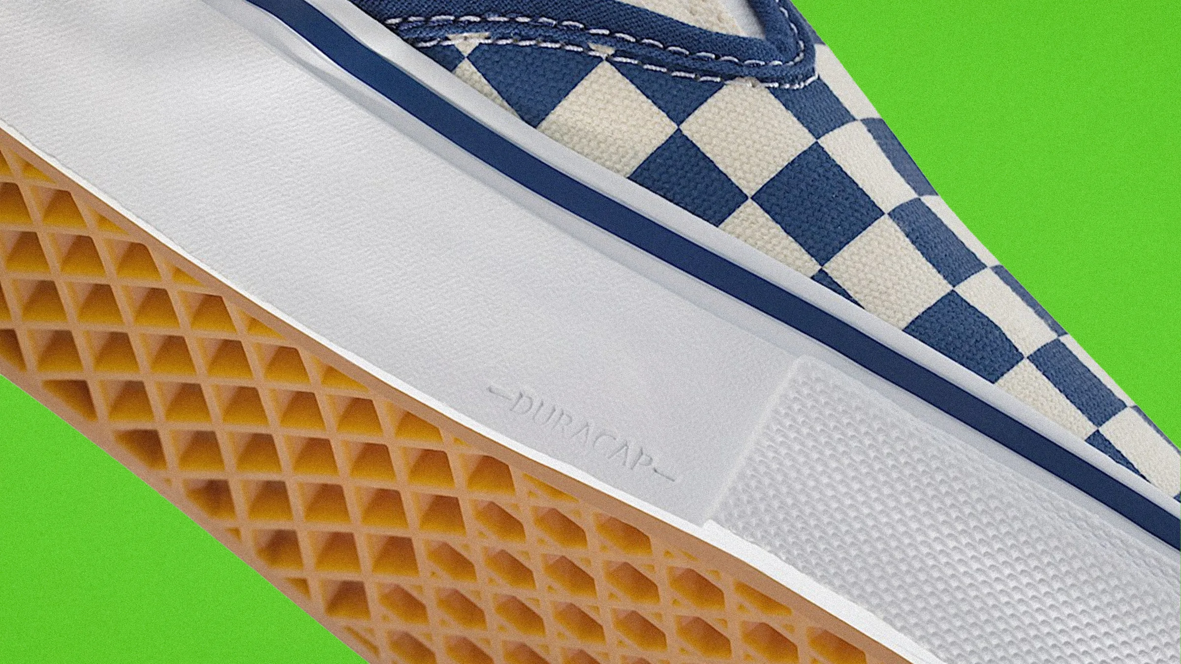 รองเท้า Slip-On และรองเท้าคลาสสิก ลดแรง 30–50% น่าซื้อแค่ไหน