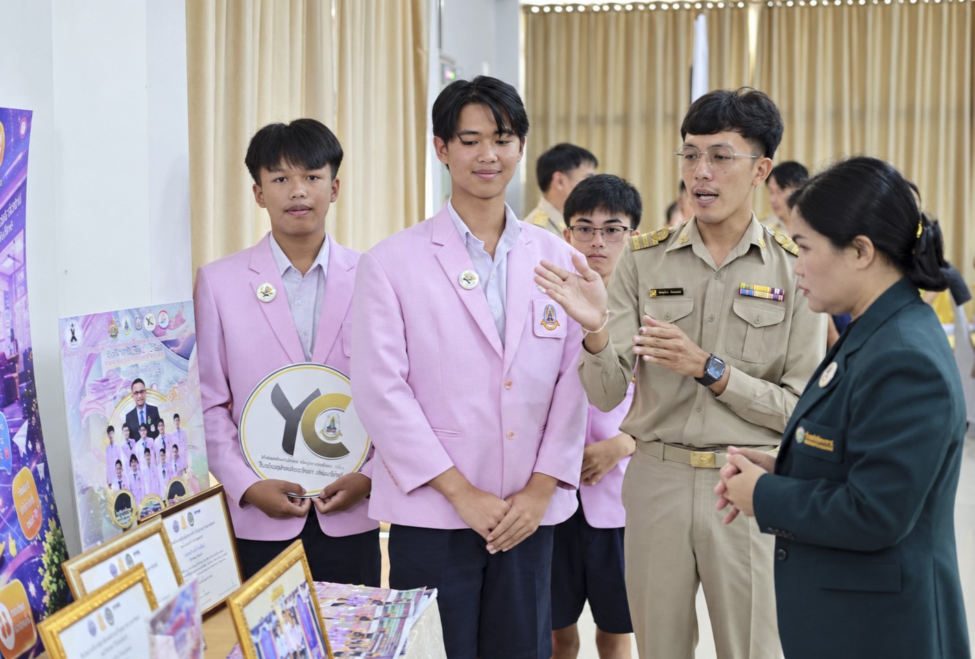 เมื่อโรงเรียนต้องเป็นด่านหน้าดูแลใจ ครูนางฟ้าและเพื่อนที่ปรึกษาช่วยเด็กกลุ่มเสี่ยงอย่างไร