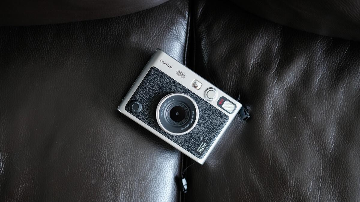 ทำไมคนรุ่นใหม่หันมาเลือก Fujifilm แทน Sony ในยุคที่ตัวเลขไม่ใช่ทุกอย่าง