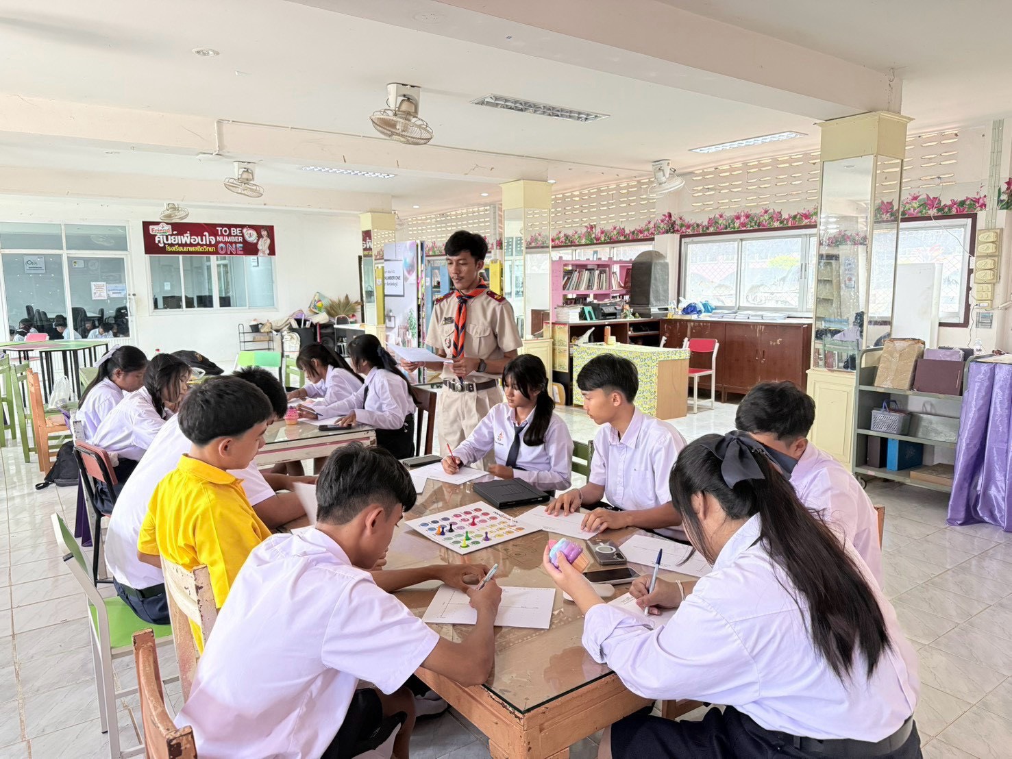 เมื่อโรงเรียนต้องเป็นด่านหน้าดูแลใจ ครูนางฟ้าและเพื่อนที่ปรึกษาช่วยเด็กกลุ่มเสี่ยงอย่างไร