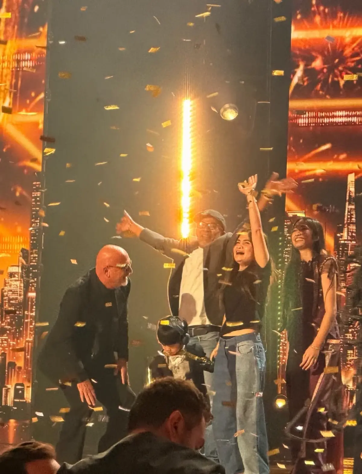 จากตลาดนาคา สู่เวทีใหญ่: เนเน่ รอยัล AGT และชัยชนะของร็อกสตาร์สาวไทย