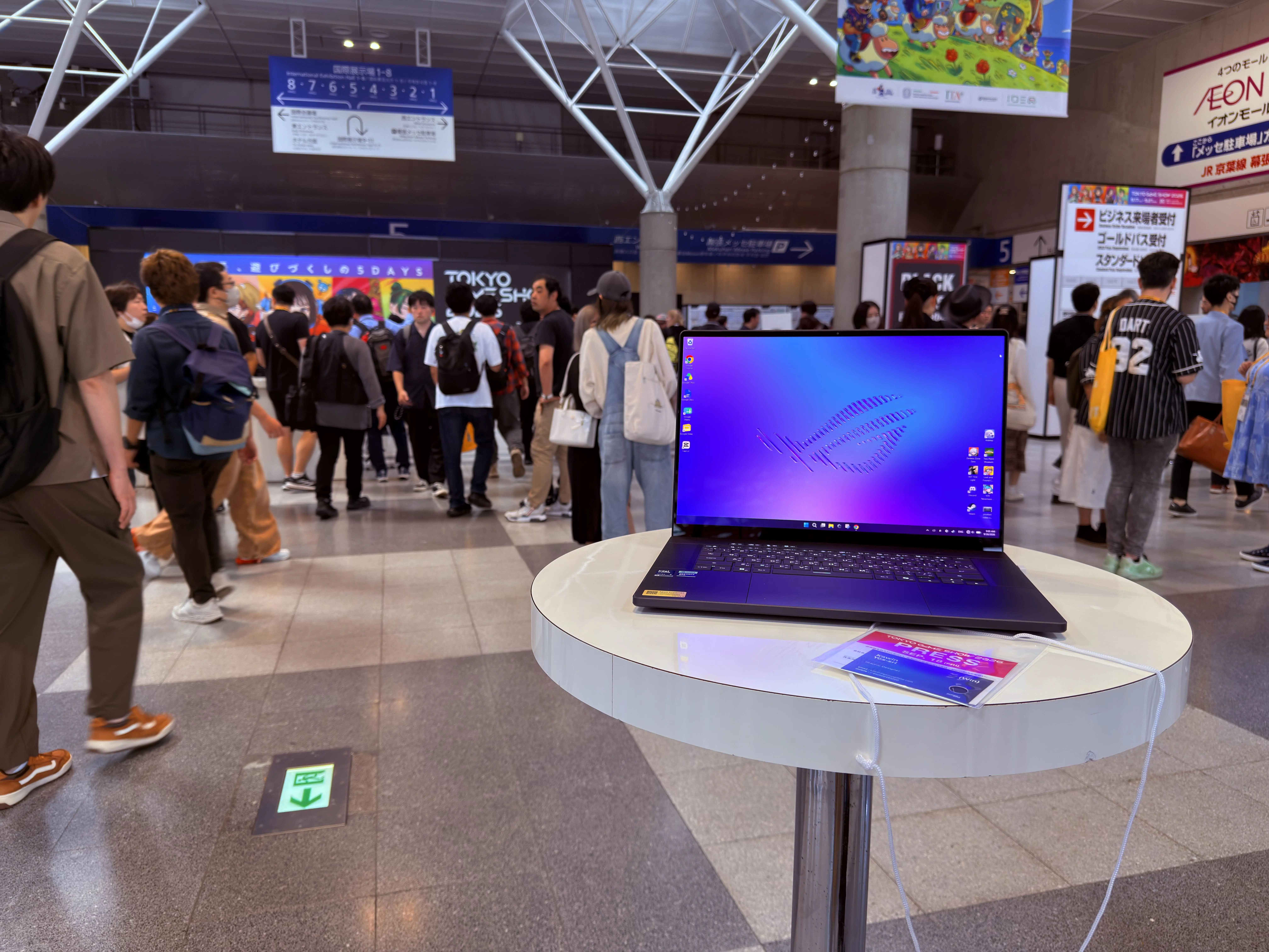 โน้ตบุ๊กเกมมิ่งที่เป็นเวิร์กสเตชันคอนเทนต์ ROG Zephyrus G16 ชน HyperX OMEN 16