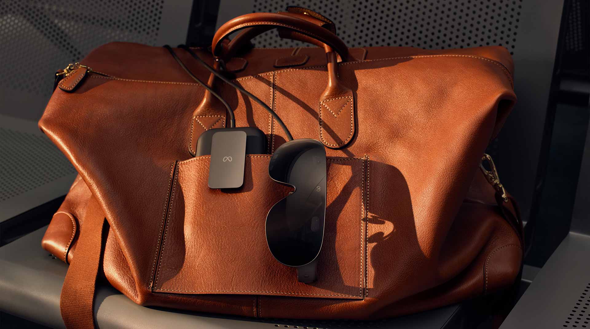 Meta VR Glasses แว่น VR น้ำหนักเบา 100 กรัมที่กำลังแทนที่เฮดเซ็ตเทอะทะ