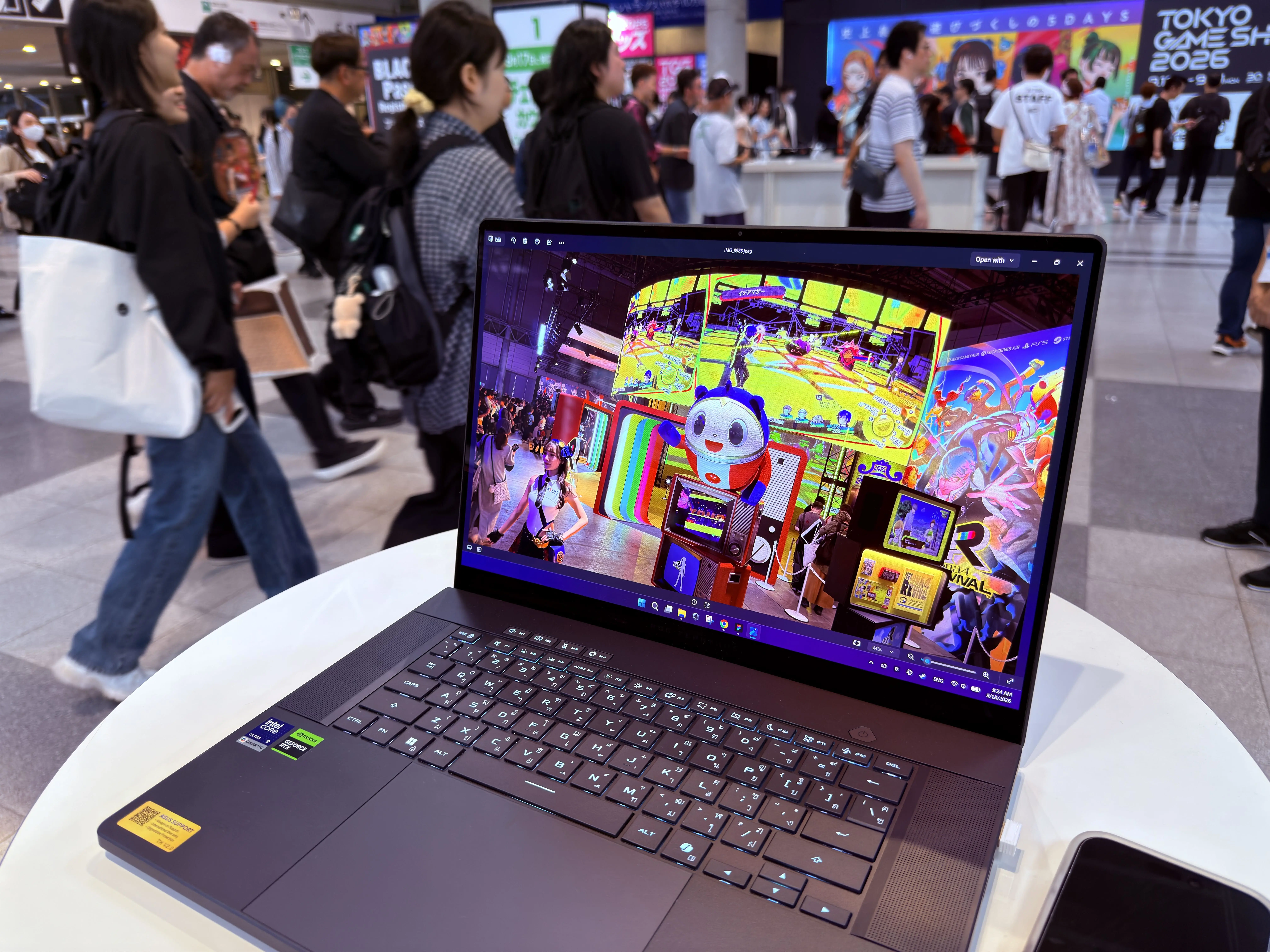 โน้ตบุ๊กเกมมิ่งที่เป็นเวิร์กสเตชันคอนเทนต์ ROG Zephyrus G16 ชน HyperX OMEN 16