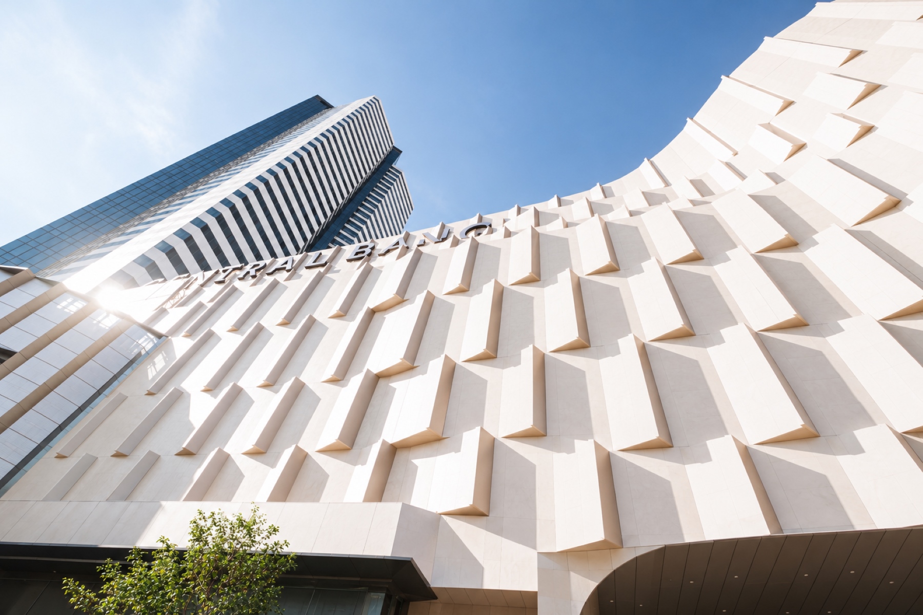 ศึกห้างสรรพสินค้าใหญ่กรุงเทพ ดึง 300+ แบรนด์พรีเมียมแข่งสร้างประสบการณ์ใหม่