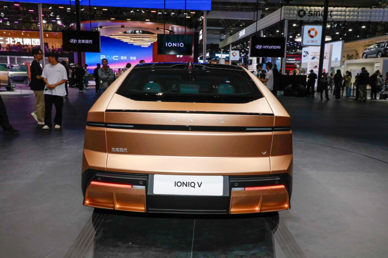 Hyundai IONIQ V ไฟฟ้า 800V ทางยาว 650 กม ท้าชนเจ้าถิ่น EV