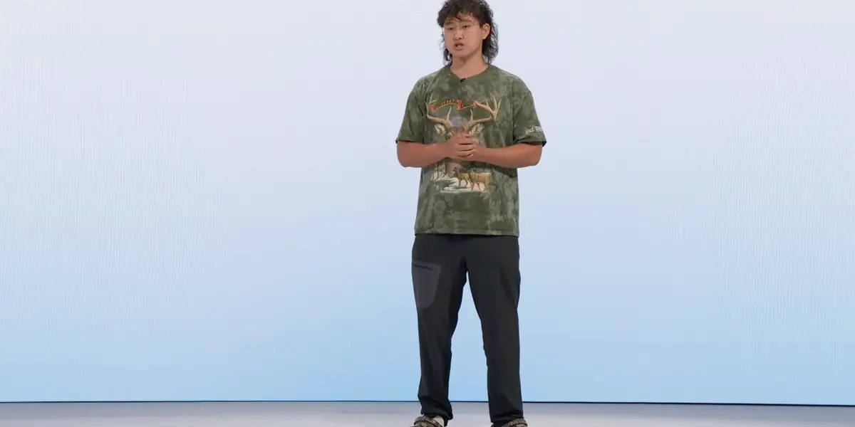 เมื่อเสื้อยืดลายคาโมกลายเป็นยูนิฟอร์มใหม่ของผู้นำเทคโนโลยี