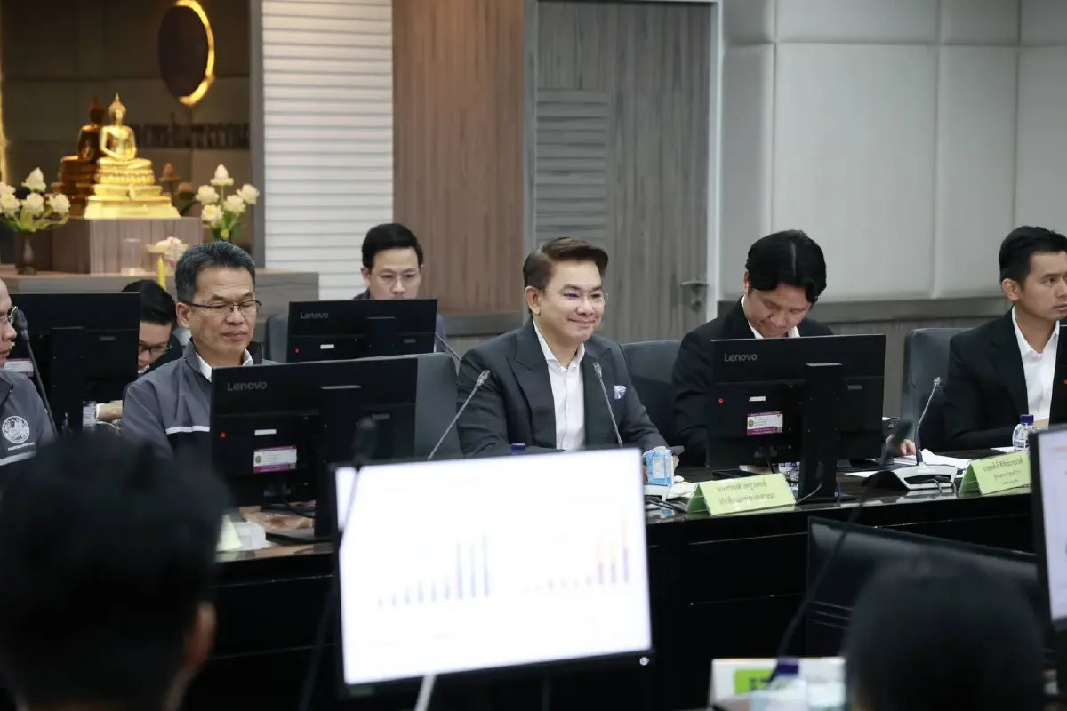 การคุมเข้มแอปเรียกรถยุคใหม่ สมุดพก App เปลี่ยนเกมคนขับและแพลตฟอร์ม