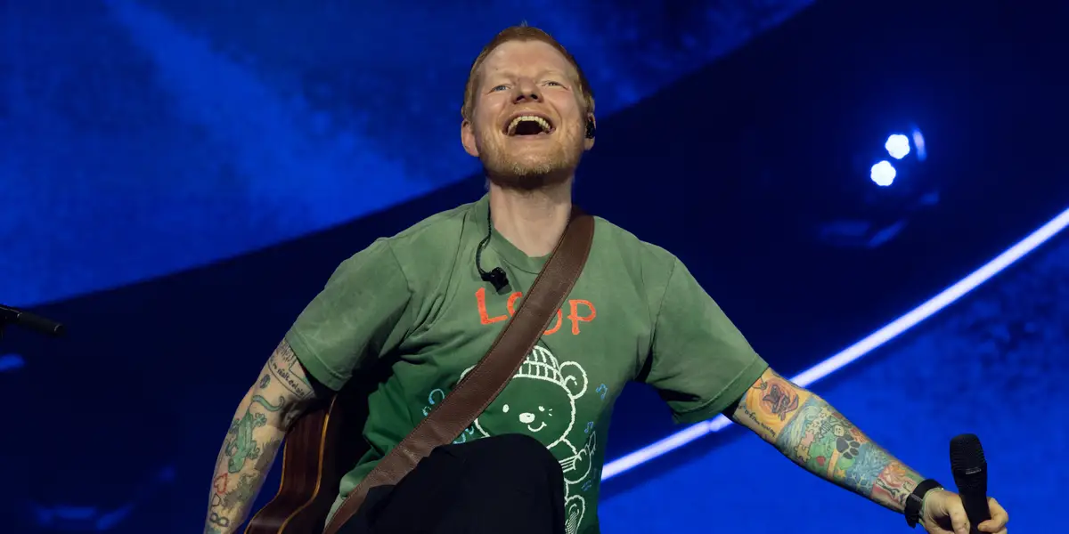 เมื่อการเมืองขึ้นเวทีคอนเสิร์ต บทเรียนจากดราม่า Ed Sheeran–Macklemore
