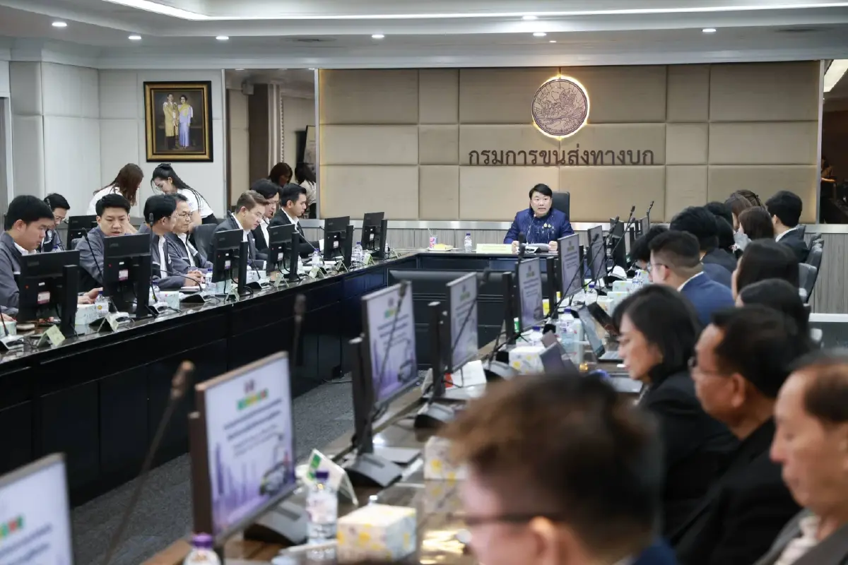 การคุมเข้มแอปเรียกรถยุคใหม่ สมุดพก App เปลี่ยนเกมคนขับและแพลตฟอร์ม