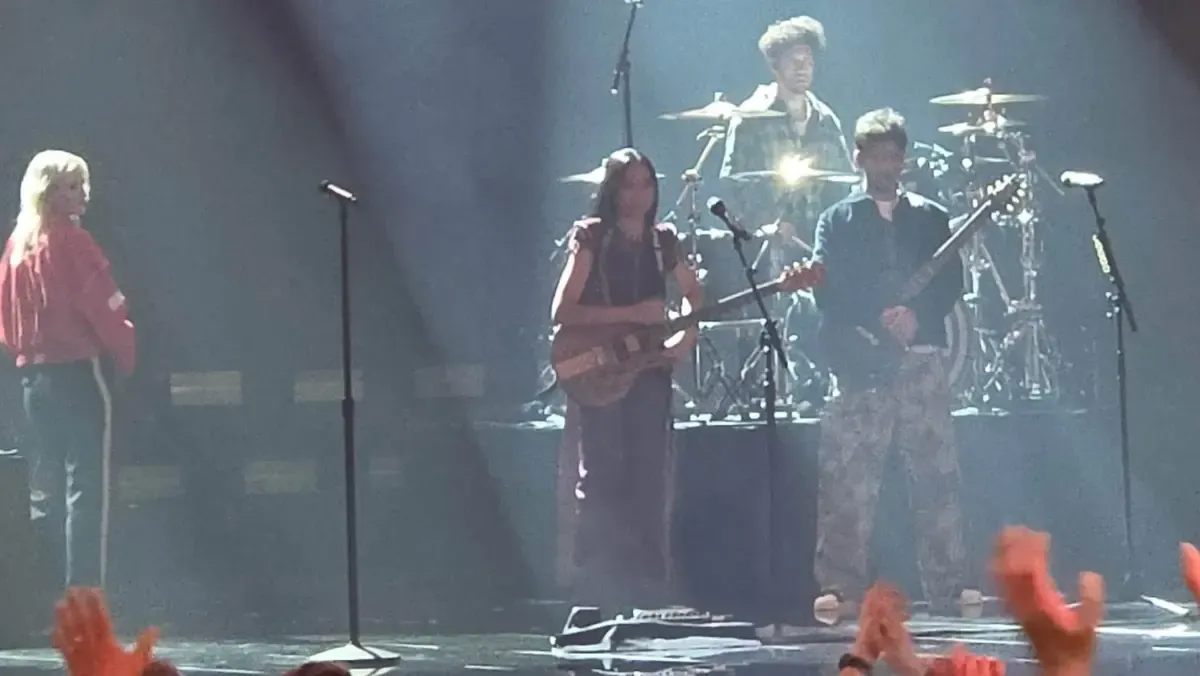 เนเน่ รอยัล กีตาร์สายฟ้าแห่งเวที AGT เขย่าโลกกับ Linkin Park