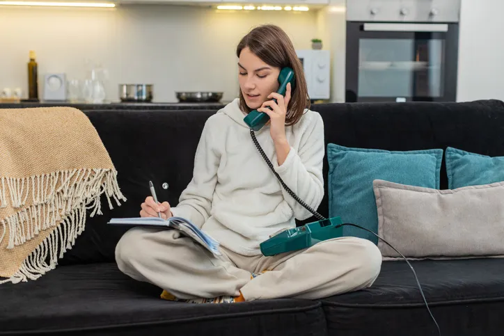 เลิกเลื่อนโซเชียลแบบไม่รู้ตัว Digital Detox วิธีลดการใช้มือถือที่ทำได้จริง