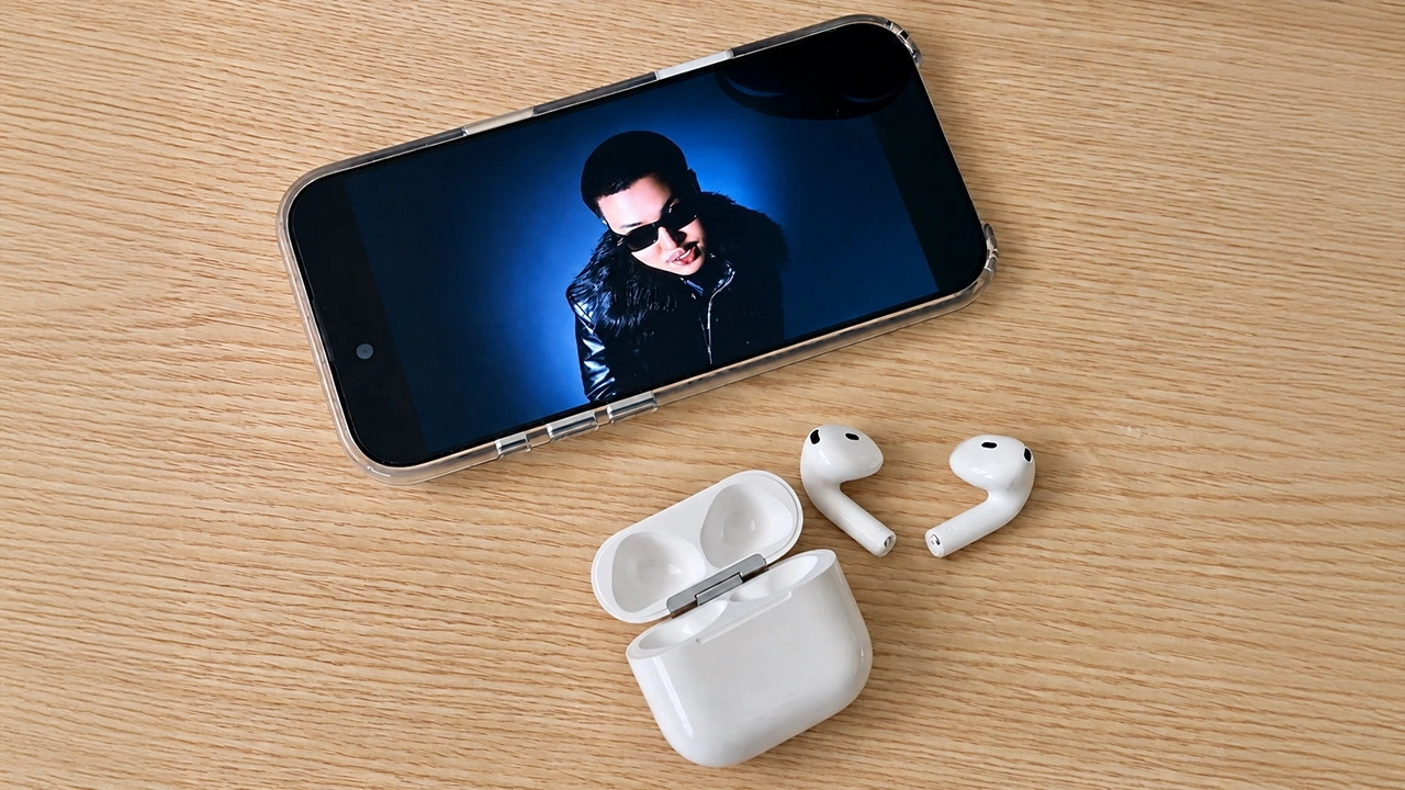 AirPods 5 vs AirPods 4 ANC ตัดเสียงแบบไหนคุ้มกว่าสำหรับคนเดินทาง