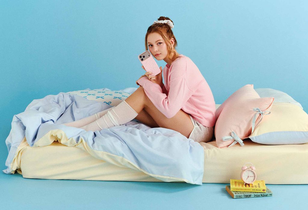 เคส iPhone 18 Pro จาก COEHL by UNIQ เมื่อสมาร์ทโฟนกลายเป็นแฟชั่นชิ้นสำคัญ