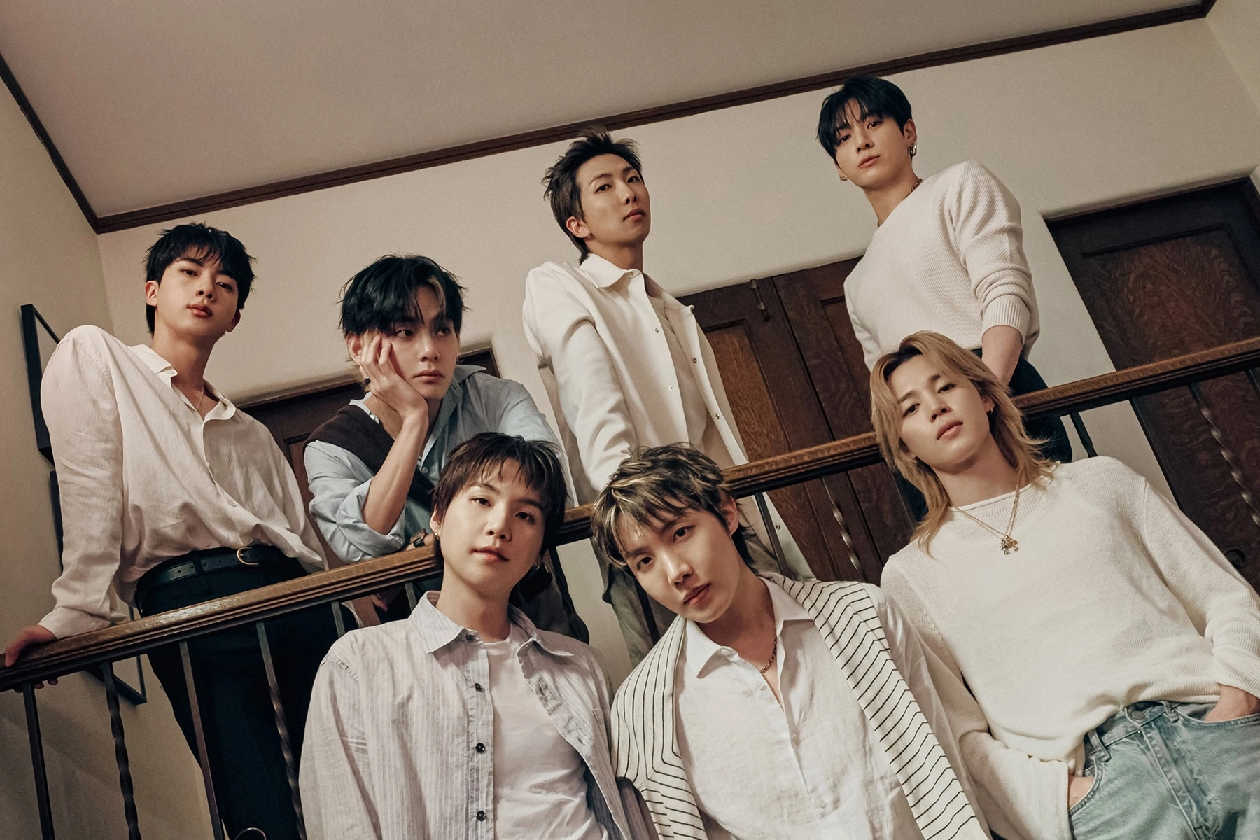 BTS สร้างประวัติศาสตร์ใหม่บนเวที MTV VMAs กับชัยชนะสามรางวัลและพลังของ SWIM