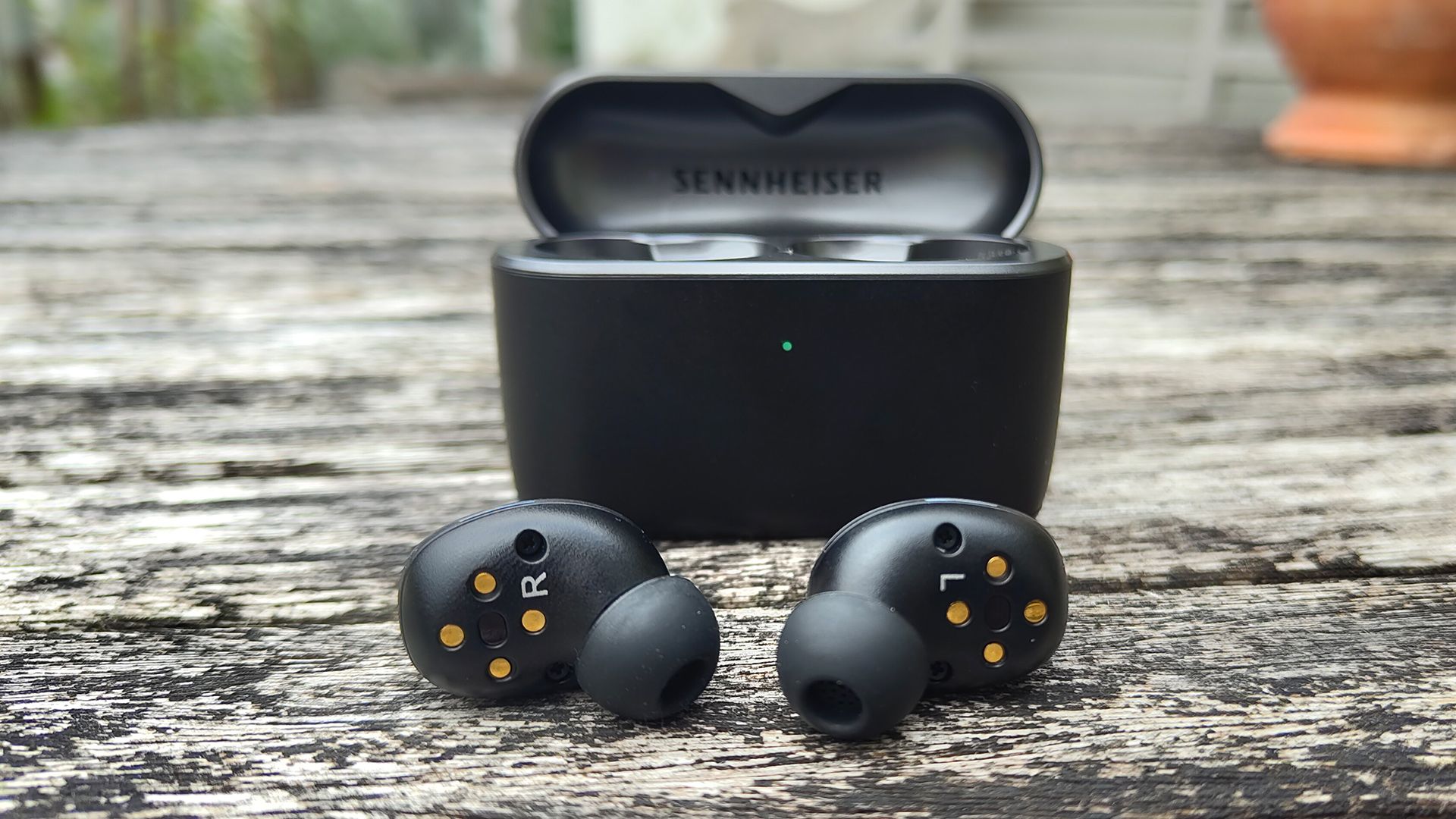 รีวิว Sennheiser Momentum True Wireless 5 หูฟังพรีเมียมที่กล้าเทียบ Sony WF-1000XM6