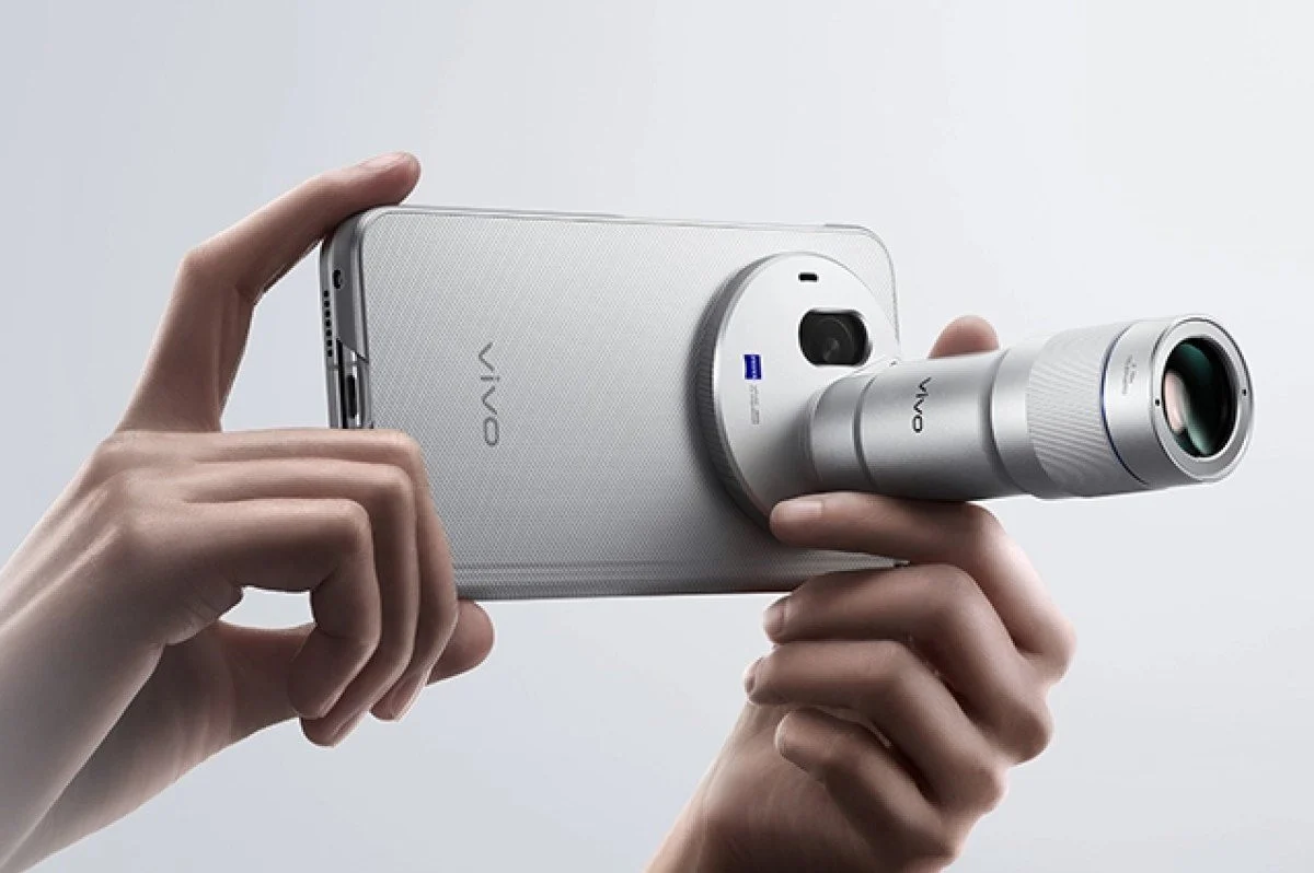 โทรศัพท์พับได้เรือธง vivo X Fold6 ชนดุด้วย Dimensity 9500 Super กล้อง 200MP และแบตฯ 7000mAh