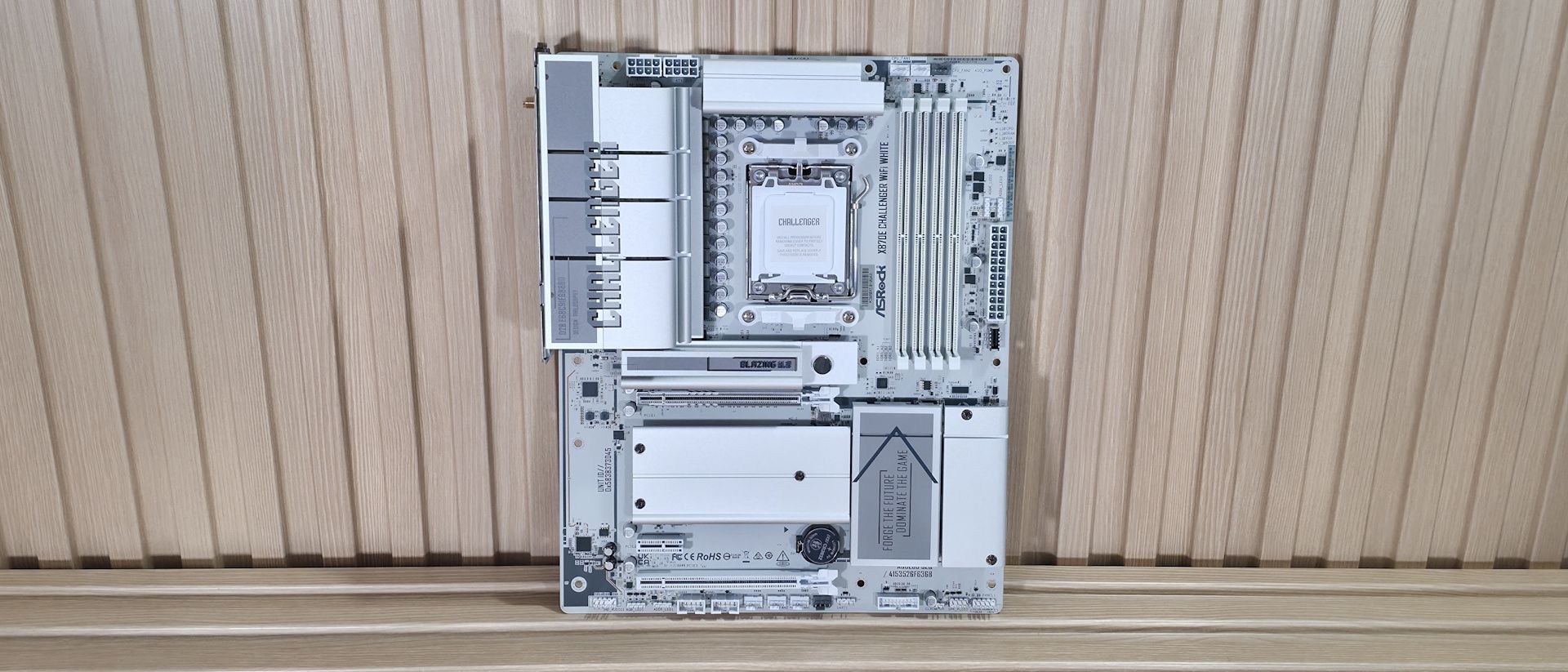 WiFi เมนบอร์ด vs PCIe WiFi อแดปเตอร์ แบบไหนคุ้มกว่าสำหรับสายเกมมิ่ง
