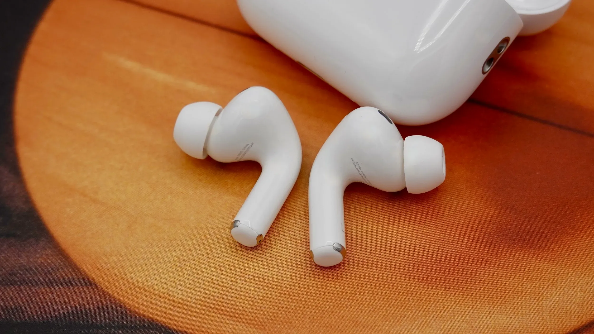 AirPods 5 รีวิว หูฟังแบบ open ear พร้อม ANC ทั้งสองรุ่นคุ้มแค่ไหน