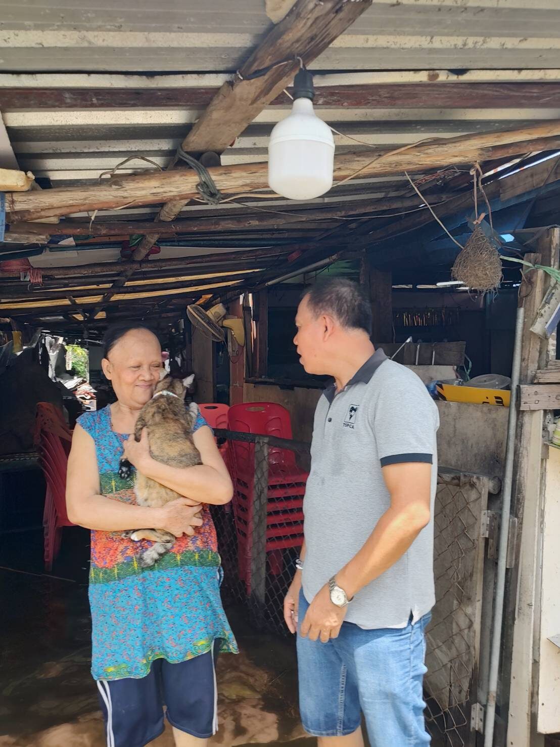 เมื่อสัตว์ประสบภัย น้ำใจคนและแบรนด์อาหารสัตว์คือเส้นชีวิต