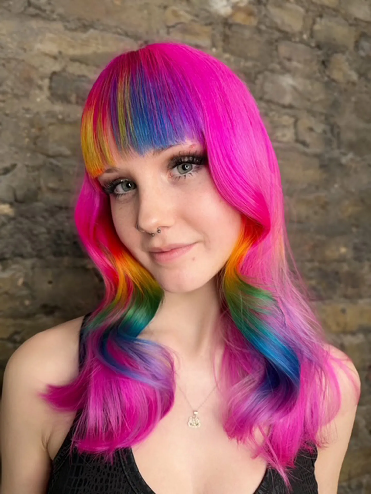 How to Recreate Adéla’s Signature Hot Pink Hair แบบฉบับซาลอน