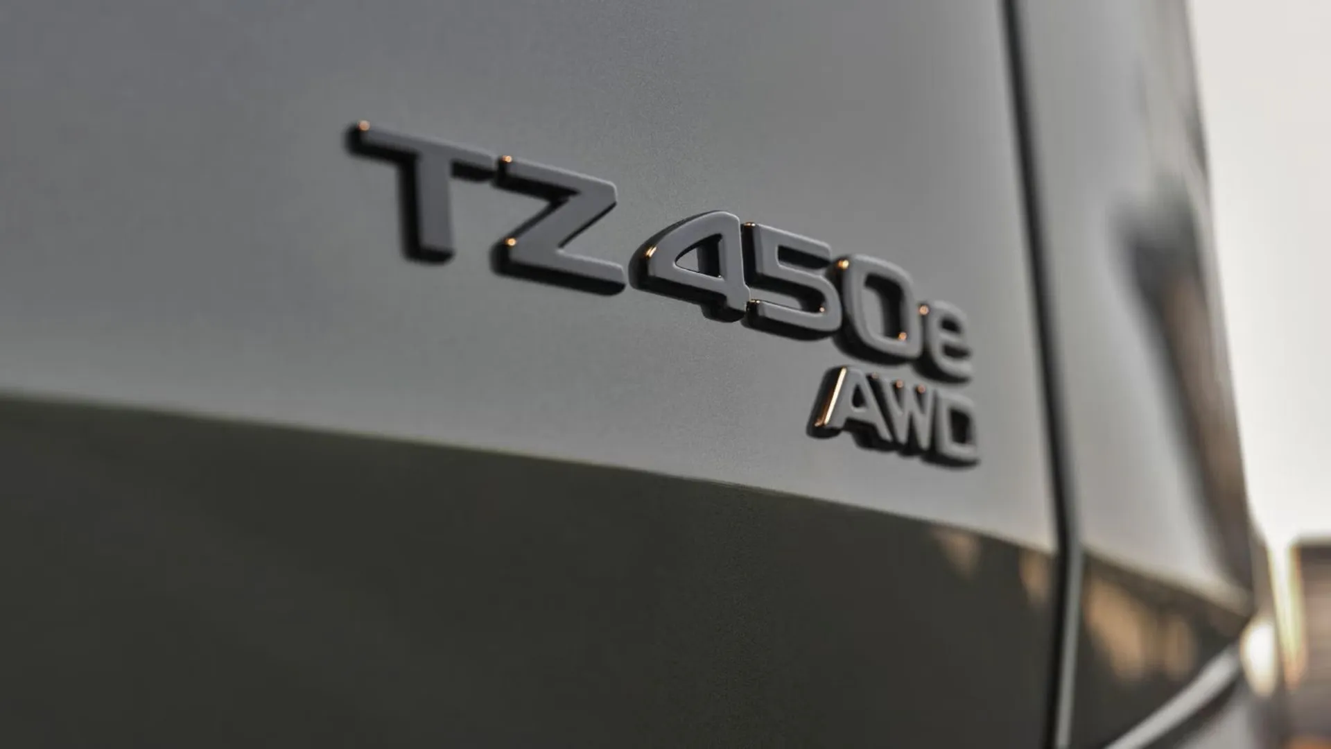 เจาะลึก Lexus TZ รถ SUV ไฟฟ้า 3 แถว กับเกมราคาหรูแบบเข้าถึงได้