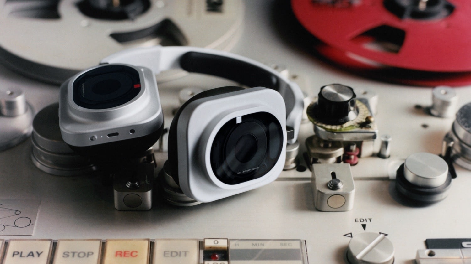 รีวิว Nothing Headphone (1) Pro หูฟังไดรเวอร์สามตัวเพื่อสายมอนิเตอร์จริงจัง