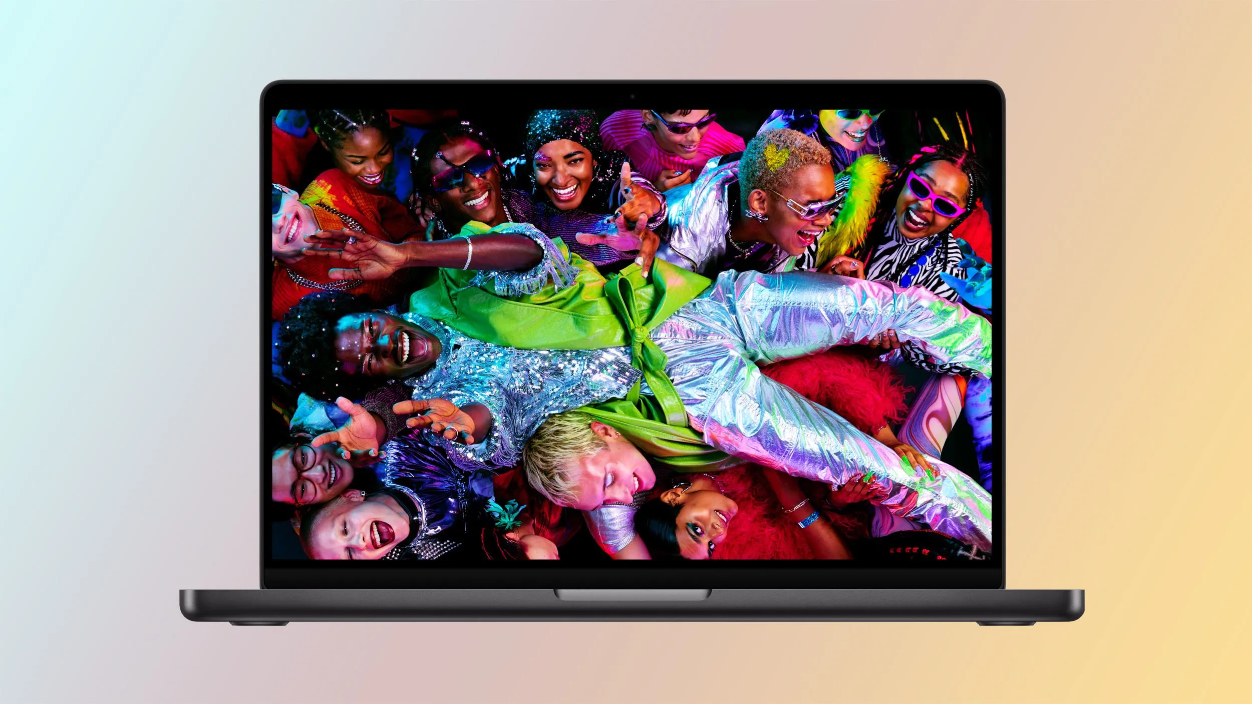 MacBook Pro M5 Max ลดแรงสุดตั้งแต่เปิดตัว คุ้มไหมสำหรับสายงานโปร