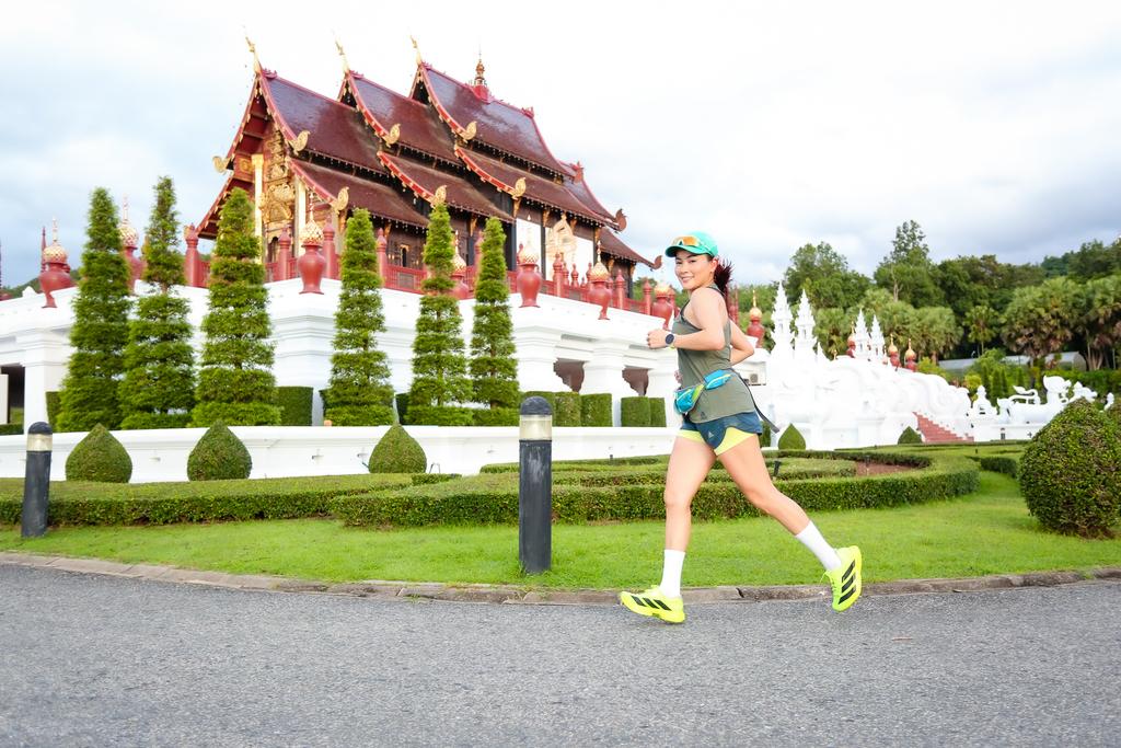 เชียงใหม่ ฮาล์ฟ มาราธอน ปิดท้ายปีด้วยนักวิ่ง 3,000 คนและเสน่ห์เมืองล้านนา