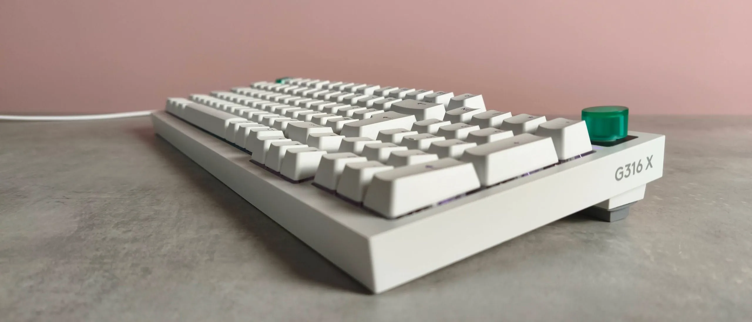 ดวลคีย์บอร์ดเมคานิคัลเกมมิ่ง Logitech G316 X 98 ปะทะ Razer Tartarus V2 Pro