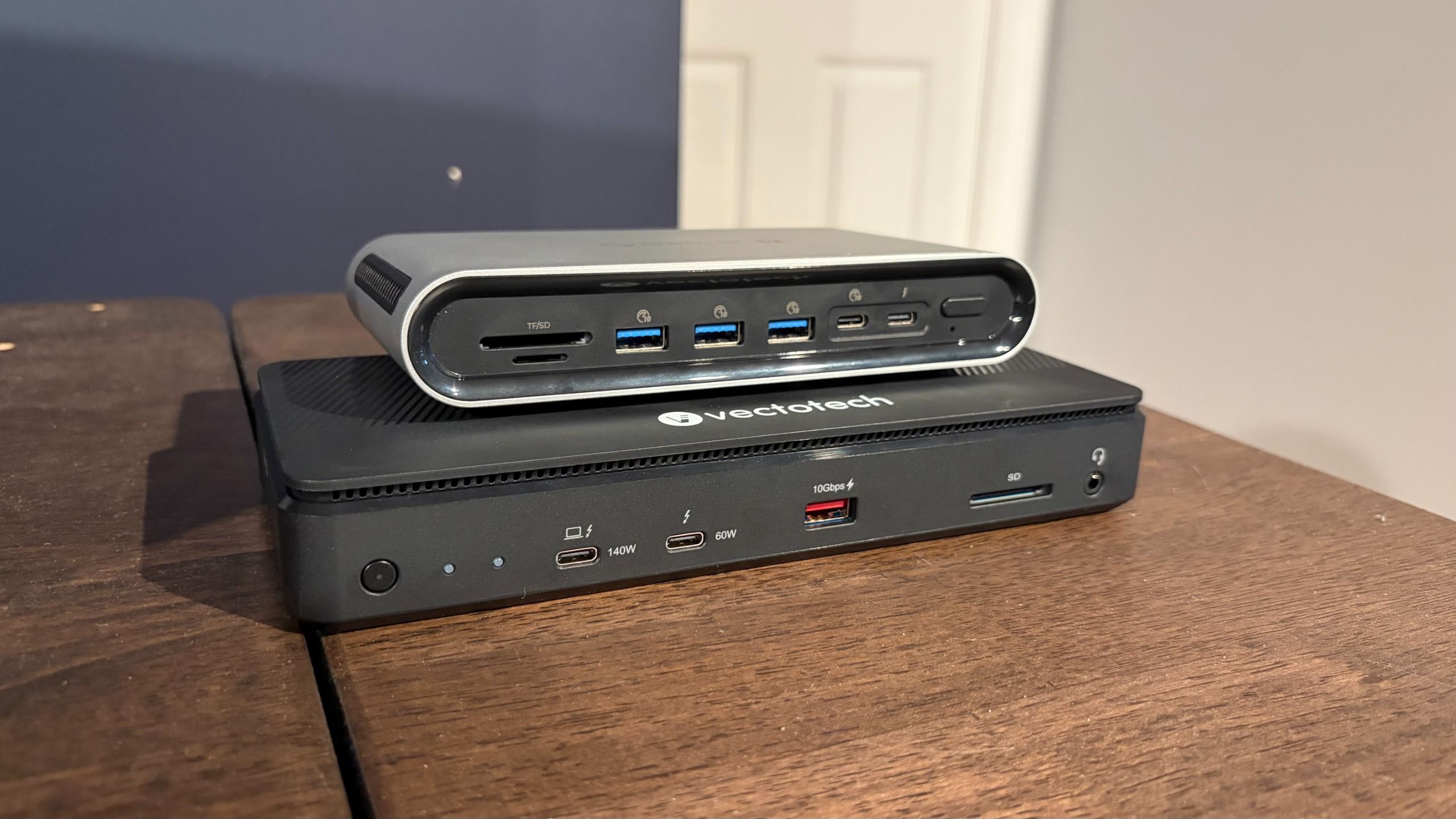 Thunderbolt 5 Dock ใส่ SSD M.2 เทียบ VectoTech V-Core กับ Orico TB5