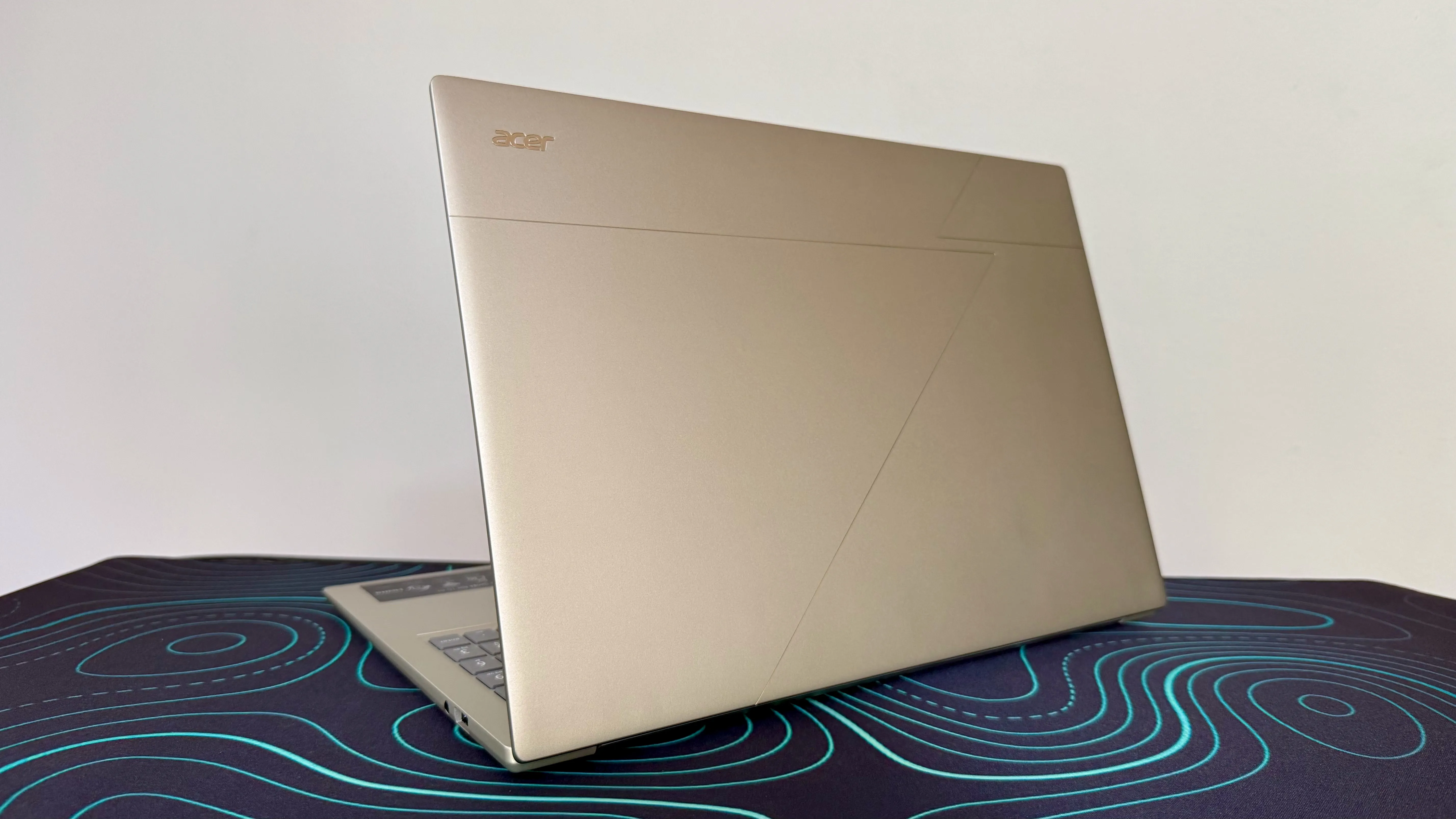 เปรียบเทียบแล็ปท็อป AI แบตเตอรี่นาน HP OmniBook X 14 ปะทะ Acer Swift Go 16 AI