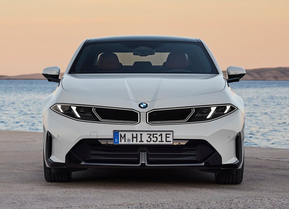 BMW i3 ไฟฟ้า ซีดานระยะทาง 900 กม. เทียบ i3 40 xDrive กับ 50 xDrive