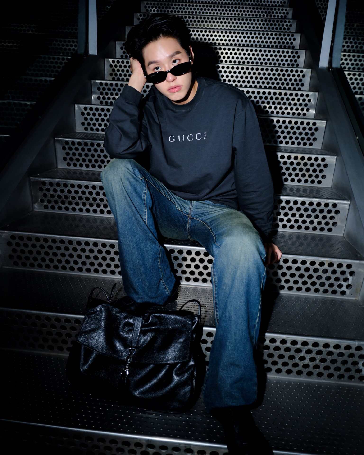 จากลุคสนามบินถึงฟร้อนต์โรว์ คู่บิวกิ้น–พีพีคือโมเมนต์ที่ต้องดูของ Gucci