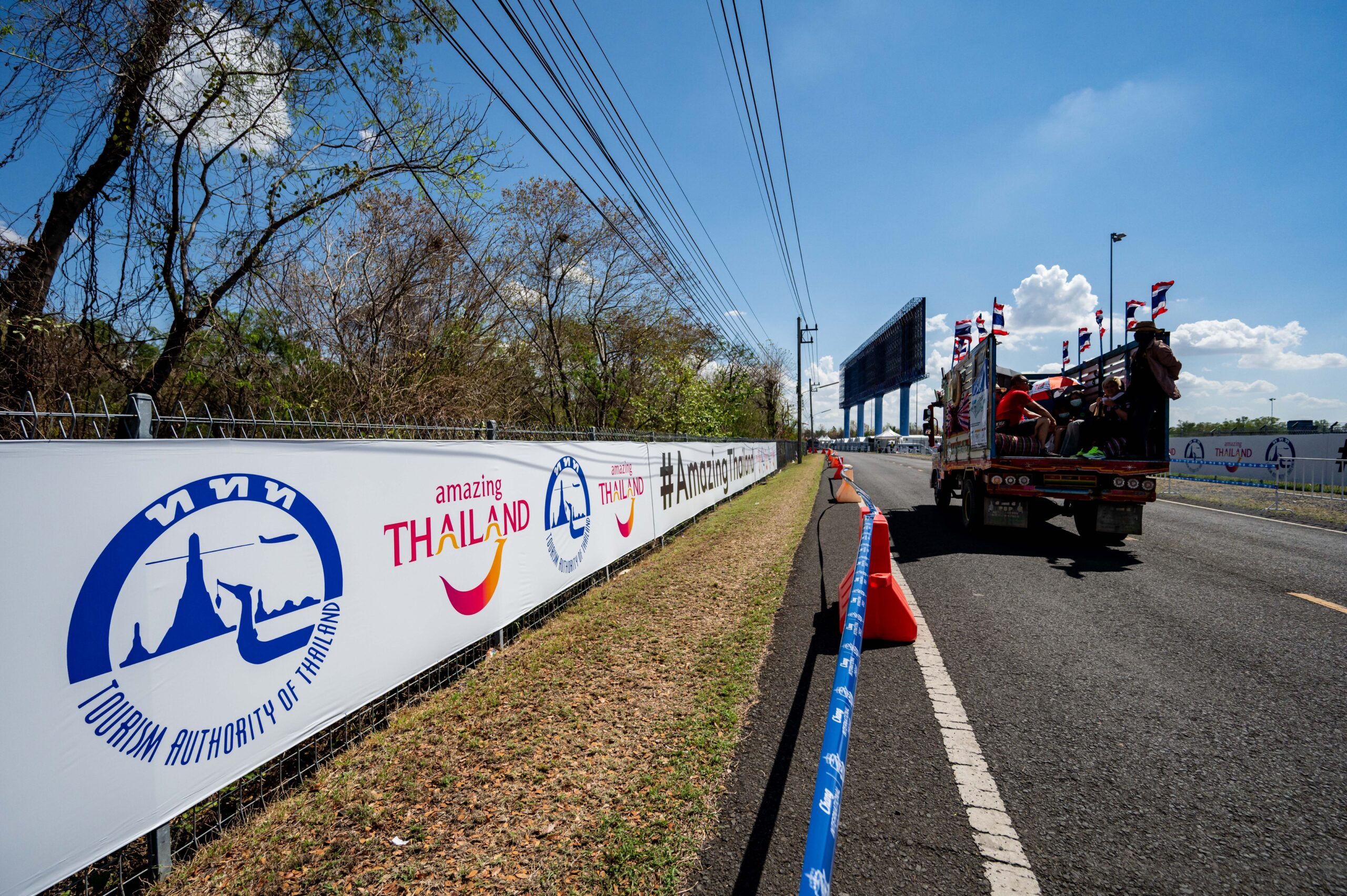 กีฬาใหญ่กำลังเขียนแผนที่การเดินทางและการเติบโตเศรษฐกิจใหม่