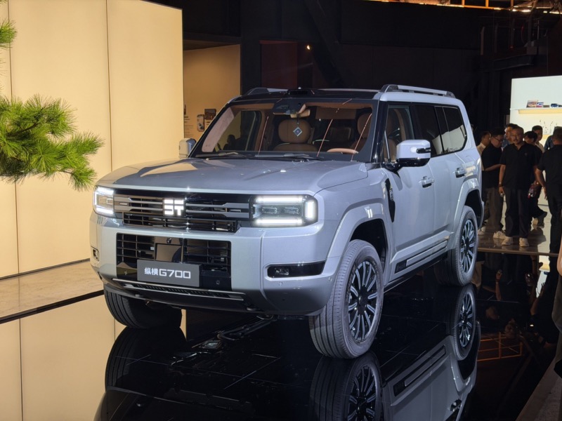 ไฮบริด PHEV SUV ลุยน้ำและออฟโรด Jetour G700 vs Jeep Cherokee Trailhawk