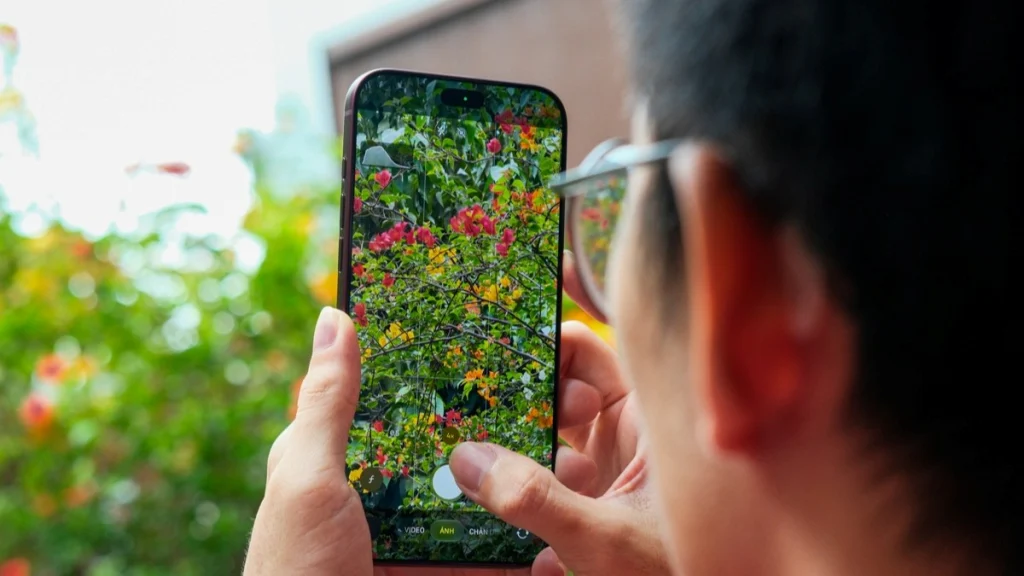 3 คำสั่งลับในกล้อง iPhone 18 Pro ที่เปลี่ยนงานภาพให้เหมือนมือโปร