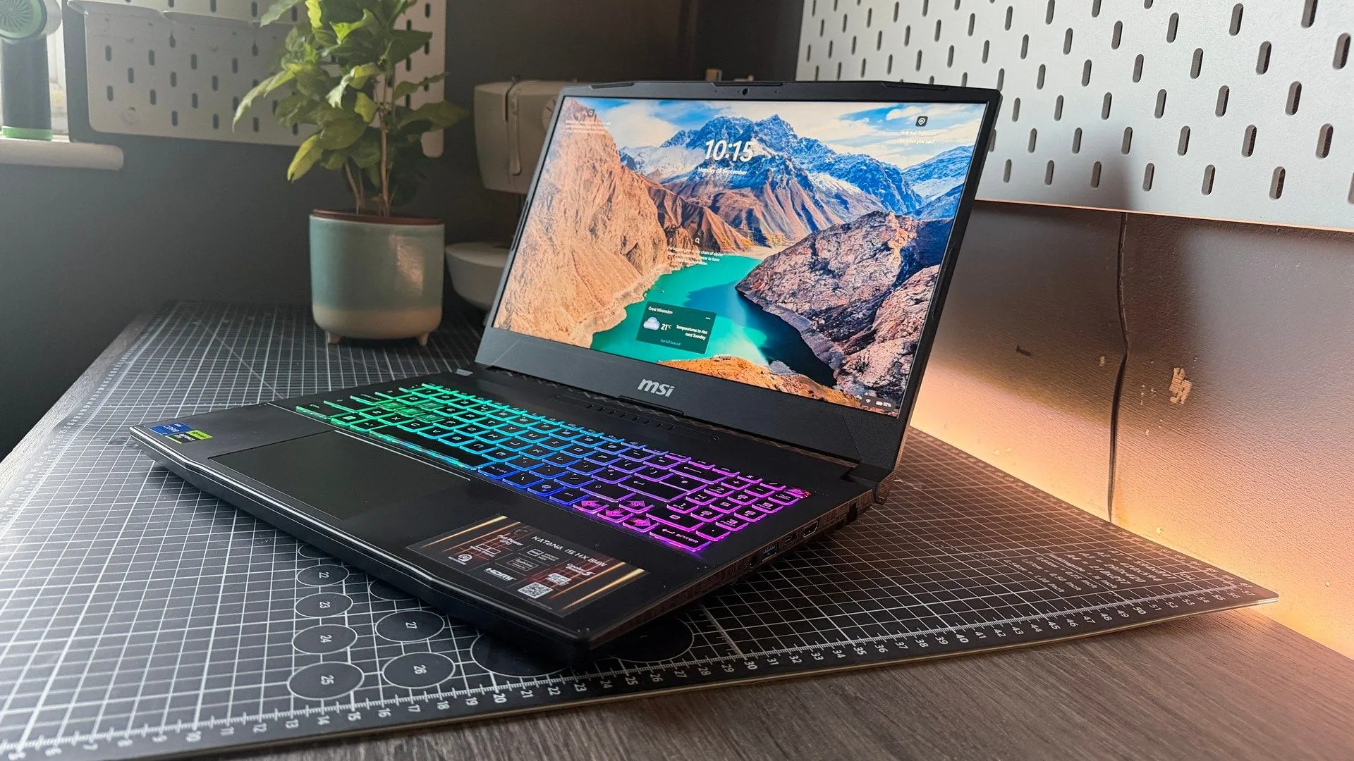 RTX 5090 Gaming Laptop แรงสุดทางเลือก แต่มูลค่าคุ้มราคาหรือไม่