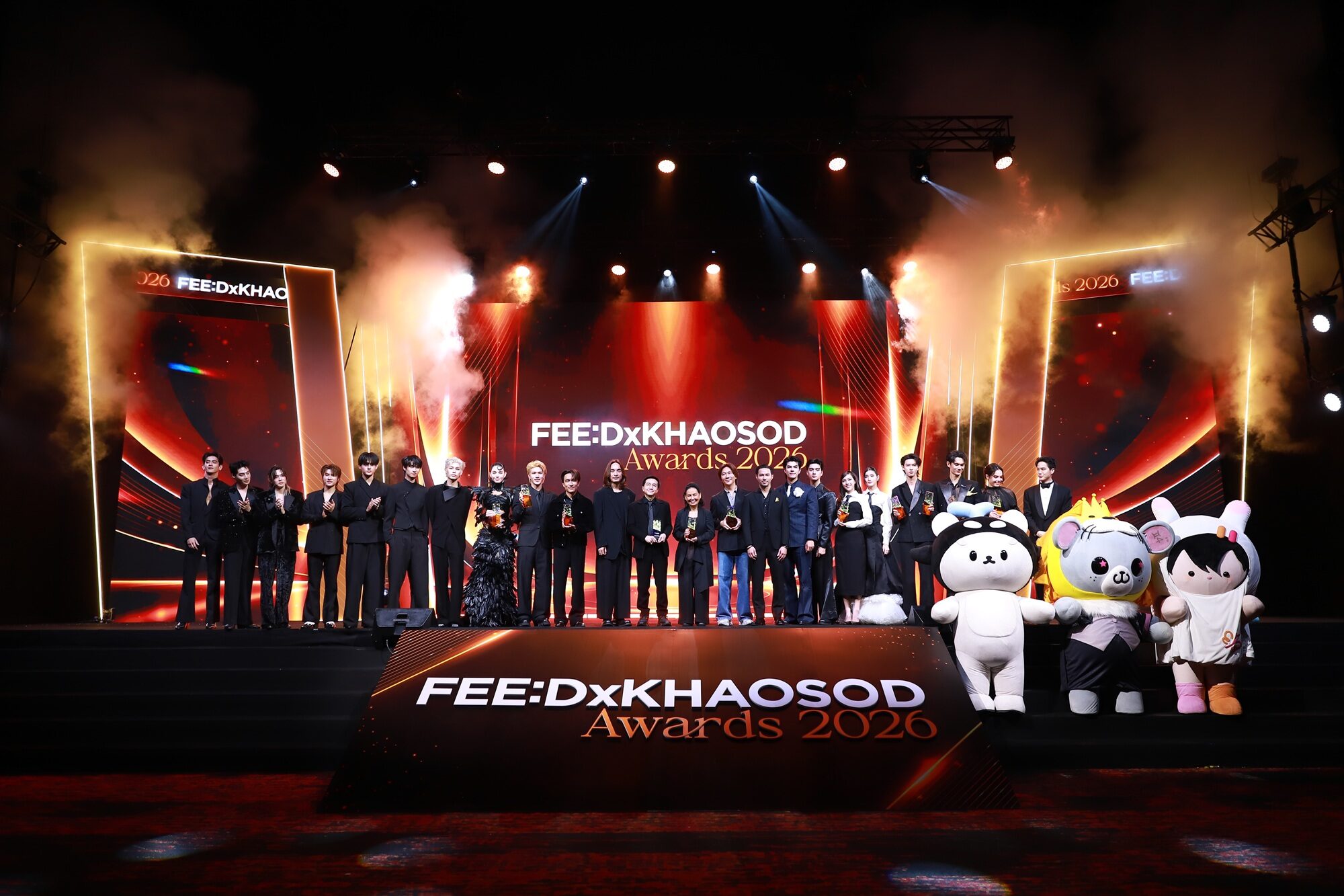 นาย-มาเบล ฉายแสง GMMTV และ Shine The Series ครองเวที FEED x KHAOSOD AWARDS
